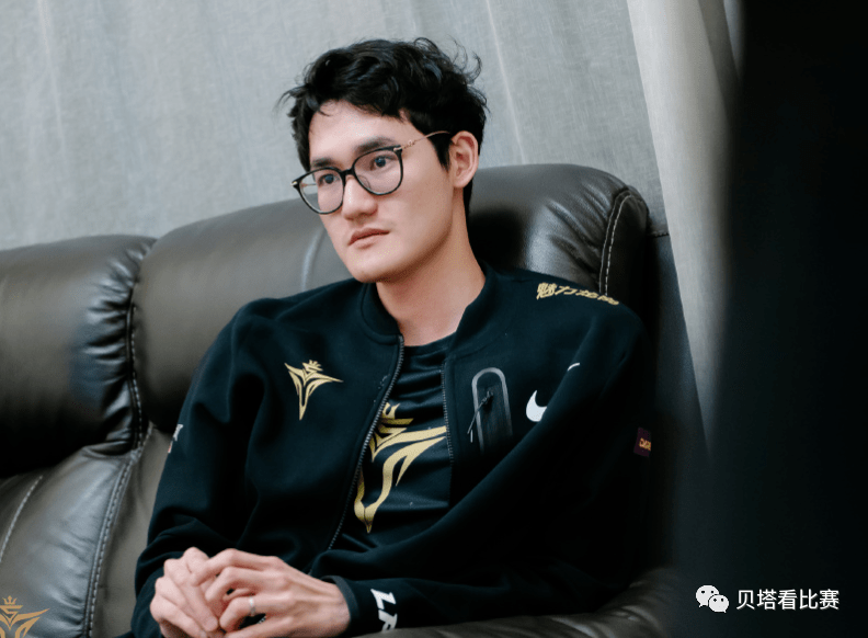 关于Karsa在法国队比赛中大比分获胜，败北引发热议！赛场气氛高涨的信息